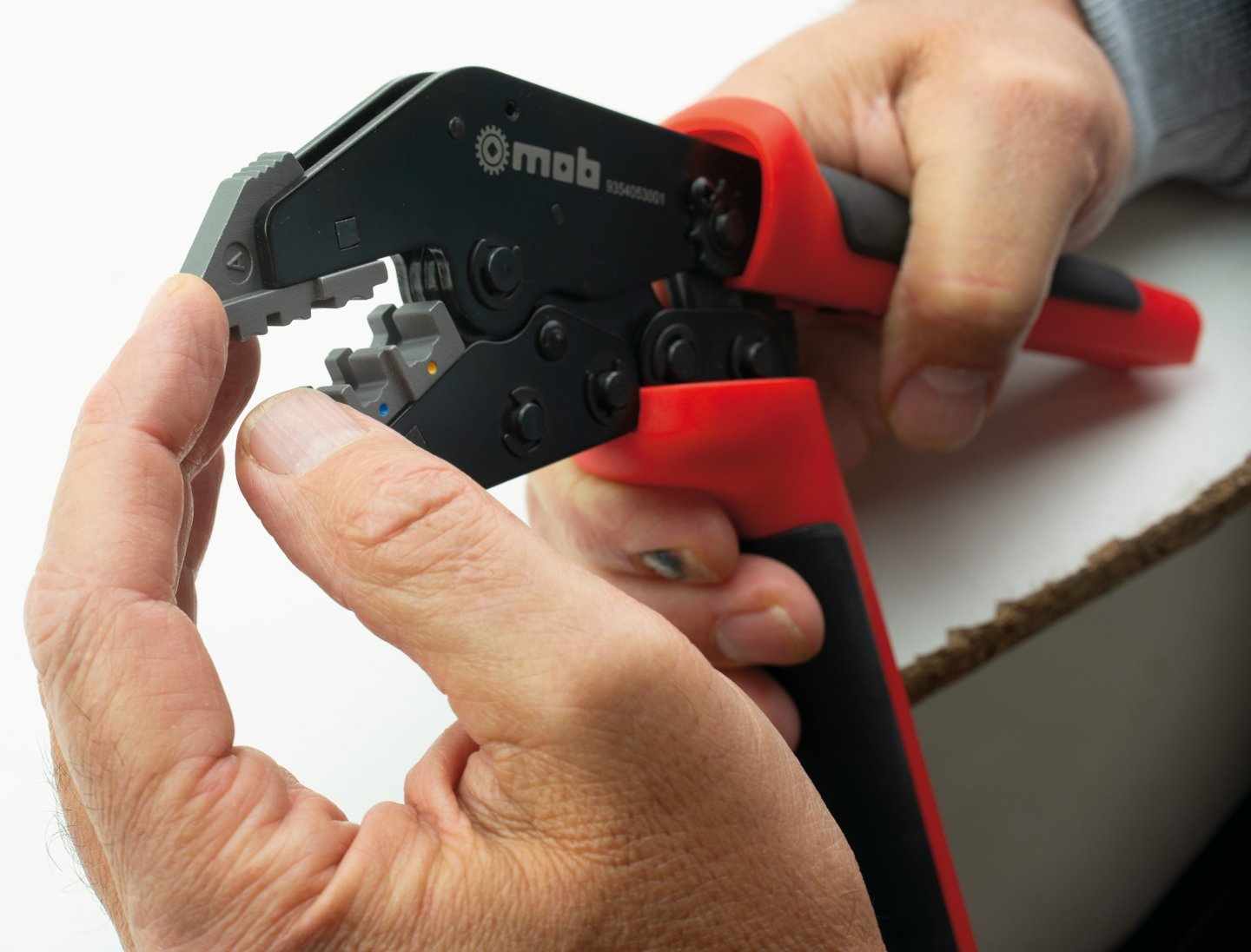 Coffret sertissage multi-fonction 06