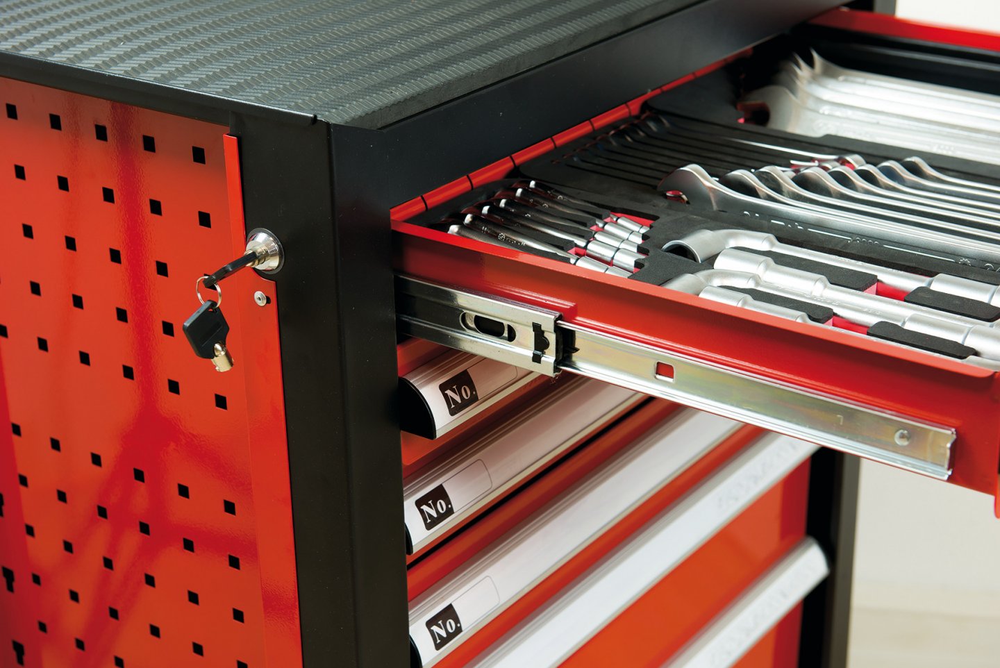 Servante baseliner 6 tiroirs - 126 outils 03