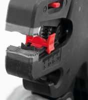 Pince à dénuder automatique coudée 90° 02